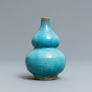 Een Chinese monochrome kalebasvaas met turquoise junyao-stijl glazuur, 19/20e eeuw — foto 2