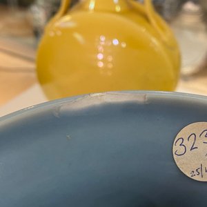 Een Chinese monochrome lavendelblauwe vaas, Qianlong merk, Republiek — foto 9