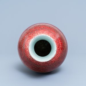 Een Chinese monochrome peachbloom vaas, 18/19e eeuw — foto 6
