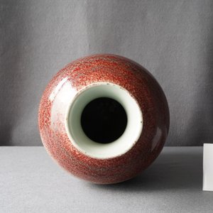 Een Chinese monochrome peachbloom vaas, 18/19e eeuw — foto 10
