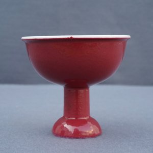 Een Chinese monochrome robijnrode stem cup, 19e eeuw — foto 9