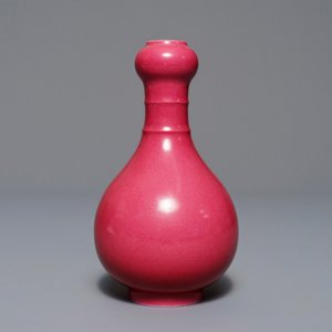 Een Chinese monochrome roze vaas, Yongzheng merk, 19/20e eeuw — foto 4