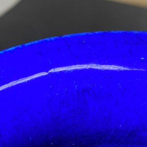 Een Chinese monochrome 'sacrificial blue' vaas, Qianlong — foto 10