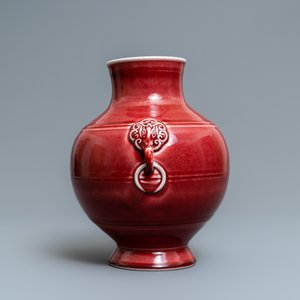 Een Chinese monochrome sang de boeuf 'hu' vaas, Qianlong merk, 19/20e eeuw — foto 5