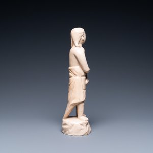 Een Chinese monochrome sculptuur van Adam in zacht porselein, Kangxi — foto 3