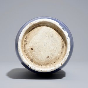 Een Chinese monochroom blauwe rouleau vaas, 19/20e eeuw — foto 6