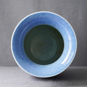 Een Chinese monochroom blauwe vaas, 19e eeuw — foto 11