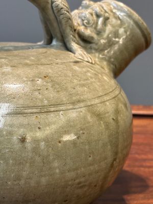 Een Chinese monochroom geglazuurde Yaozhou kan, Tang of later — foto 13