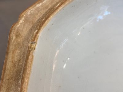 Een Chinese octagonale famille rose dekselterrine op onderschotel met mandarijns decor, Qianlong — foto 17