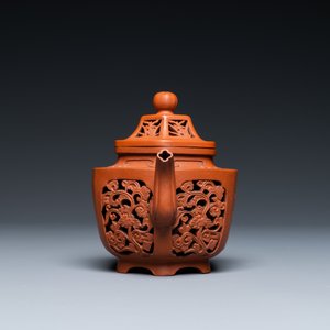 Een Chinese opengewerkte dubbelwandige Yixing steengoed theepot met deksel, Kangxi — foto 3