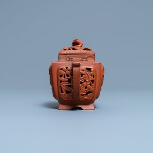 Een Chinese opengewerkte Yixing steengoed theepot met deksel, Kangxi — foto 3