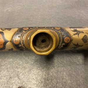 Een Chinese opiumpijp in bamboe, jadeïet, paktong en Yixing steengoed, 19e eeuw — foto 27