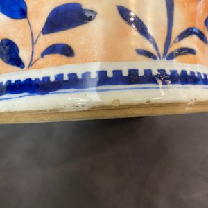 Een Chinese overgedecoreerde blauw-witte dekselvaas met een kylin en een feniks, 19e eeuw — foto 12