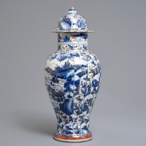 Een Chinese overgedecoreerde blauwwitte dekselvaas met landschapsdecor, Kangxi — foto 4