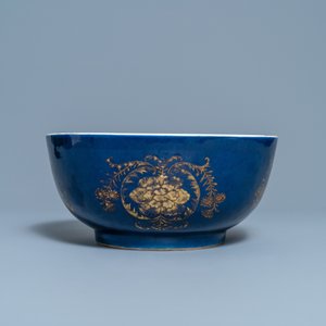 Een Chinese poederblauwe en vergulde kom, Kangxi — foto 5