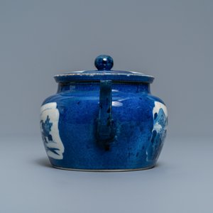 Een Chinese poederblauwe theepot met deksel, Kangxi — foto 3