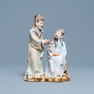 Een Chinese polychrome groep met twee theedrinkers, zegelmerk, Republiek — foto 2