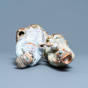 Een Chinese polychrome groep met twee theedrinkers, zegelmerk, Republiek — foto 6