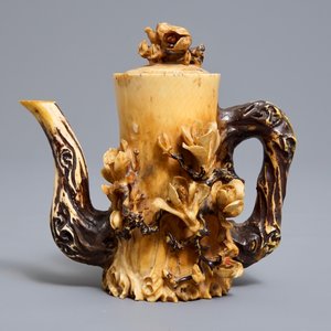Een Chinese polychrome ivoren theepot, 19/20e eeuw — foto 2