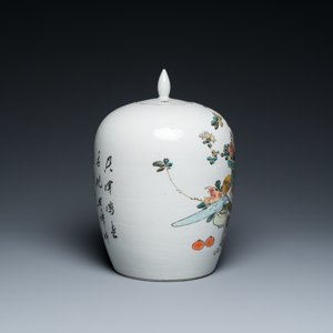 Een Chinese qianjiang cai dekselpot met decor van antiquiteiten, gesigneerd Xu Pinheng 許品衡, gedateerd 1903 — foto 4