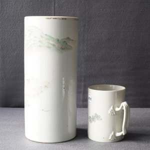 Een Chinese qianjiang cai hoedensteun en een beker, gesign. Ren Huanzhang, 19e eeuw — foto 10
