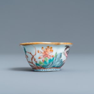 Een Chinese qianjiang cai hoedensteun en vijf stukken in famille rose, 19/20e eeuw — foto 11