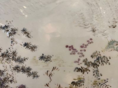Een Chinese qianjiang cai plaquette met een berglandschap, 19e eeuw — foto 3