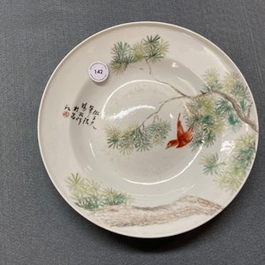 Een Chinese qianjiang cai schotel met een vogel in vlucht, 19/20e eeuw — foto 6