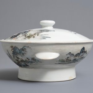 Een Chinese qianjiang cai terrine met deksel, 20e eeuw — foto 5