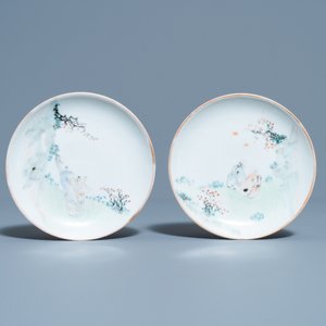 Een Chinese qianjiang cai theepot en twee koppen en schotels, 19/20e eeuw — foto 2