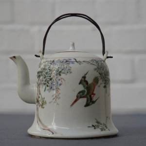 Een Chinese qianjiang cai theepot met deksel, begin 20e eeuw — foto 8