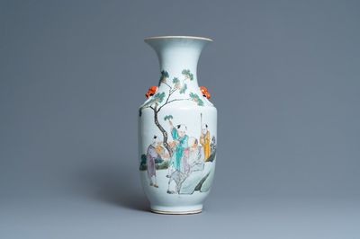 Een Chinese qianjiang cai vaas, 19/20e eeuw