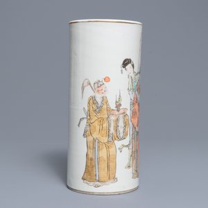 Een Chinese qianjiang cai vaas en een hoedensteun, 19/20th C. — foto 5