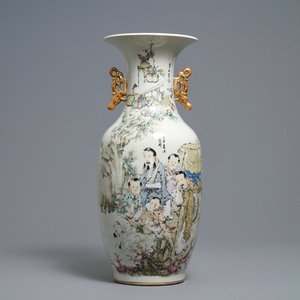 Een Chinese qianjiang cai vaas met figuren en ganzen, gesign. Ma Qing Yun, 19/20e eeuw — foto 1