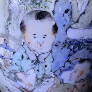 Een Chinese qianjiang cai vaas met figuren en ganzen, gesign. Ma Qing Yun, 19/20e eeuw — foto 16