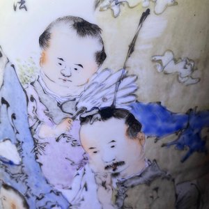 Een Chinese qianjiang cai vaas met figuren en ganzen, gesign. Ma Qing Yun, 19/20e eeuw — foto 19