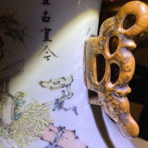 Een Chinese qianjiang cai vaas met figuren en ganzen, gesign. Ma Qing Yun, 19/20e eeuw — foto 21