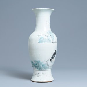 Een Chinese qianjiang cai vaas met vlindervormige ornamenten, 19e eeuw — foto 2