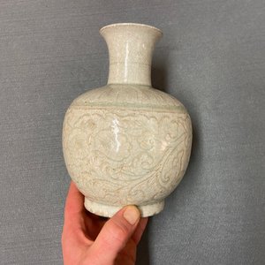 Een Chinese qingbai vaas met onderglazuur decor, Song — foto 8