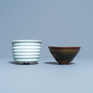 Een Chinese qingbai wierookbrander en een 'Jian' theekom met hazenvachtglazuur, Song — foto 3
