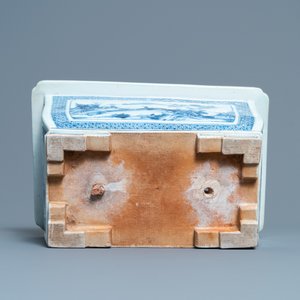 Een Chinese rechthoekige blauw-witte jardinière, Qianlong — foto 6