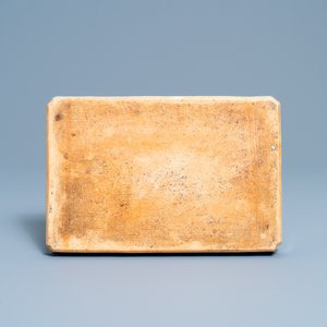 Een Chinese rechthoekige blauw-witte schotel met herten, Qianlong/Jiaqing — foto 2
