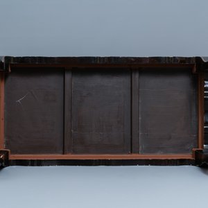 Een Chinese rechthoekige gelakte houten tafel voor de Europese markt, 19e eeuw — foto 7