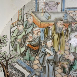 Een Chinese ronde qianjiang cai plaquette, 19/20e eeuw — foto 3