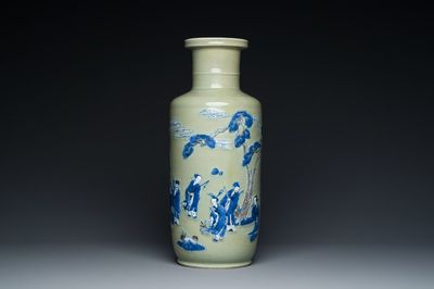 Een Chinese rouleau vaas met blauw-wit en koperrood decor op celadon fondkleur, Kangxi