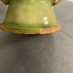 Een Chinese sancai-geglazuurde vaas in de vorm van twee vissen, wellicht Song — foto 8