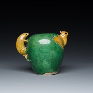 Een Chinese sancai-geglazuurde waterdruppelaar met feniksvormige tuit, Ming of Kangxi — foto 4