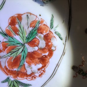 Een Chinese schelpvormige famille verte schotel, Kangxi — foto 9