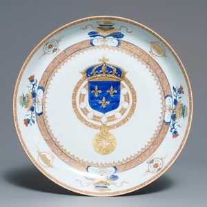 Een Chinese schotel met het Franse koninklijke wapen van Louis XV, Yongzheng — foto 1