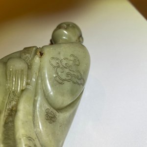 Een Chinese Shoushan zeepstenen figuur van een zittende man, 18/19e eeuw — foto 21